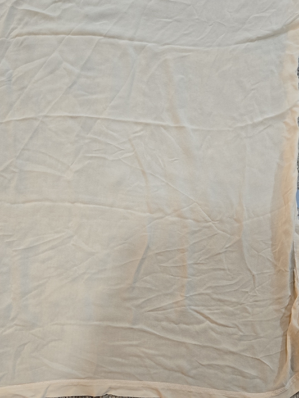 CHANEL Luxurious Cream Wrap - Picture 6 of 7